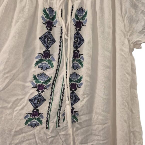 Ash & Sara Women's White Rayon Lined Embroidered Dress - Picture 9 of 10